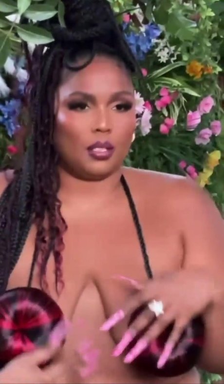 Alaston vuotanut OnlyFans-kuva Lizzo