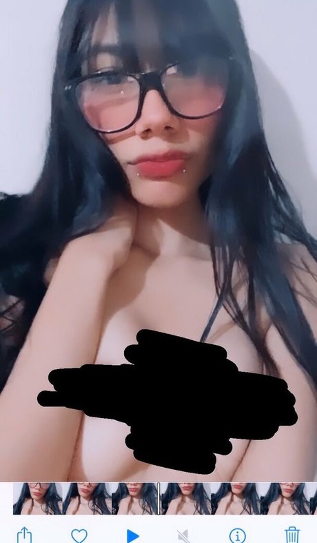 Naken läckt OnlyFans-bild av Yadiranorvv