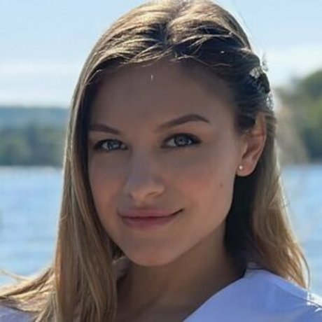 Naken läckt OnlyFans-bild av Monchhichis