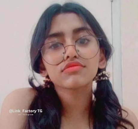 Naken läckt OnlyFans-bild av Sanjana Saba