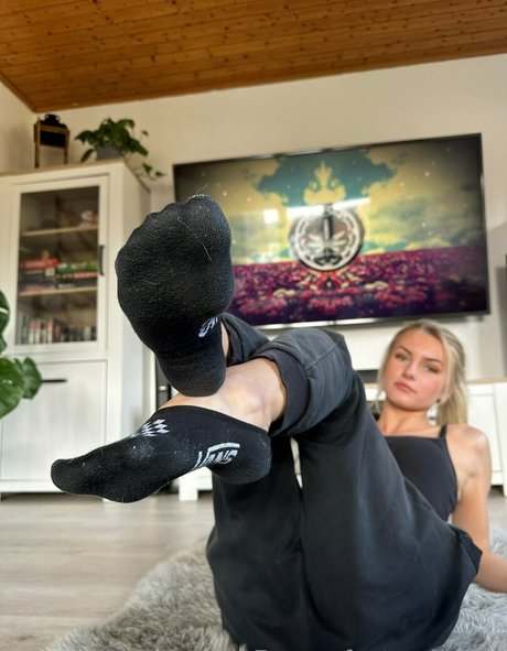Emmyfeetandsocks