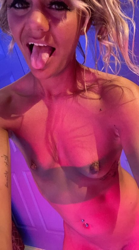Naakte gelekte OnlyFans-foto van Spicy Chels