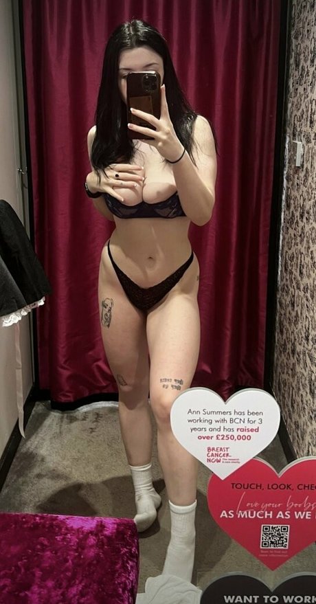 Foto nua vazada do OnlyFans de Eleri Evans