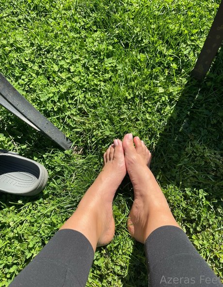 Naken läckt OnlyFans-bild av Azerasfeet