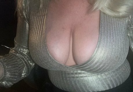 Photo nue de fuite OnlyFans de Uniquilyyours