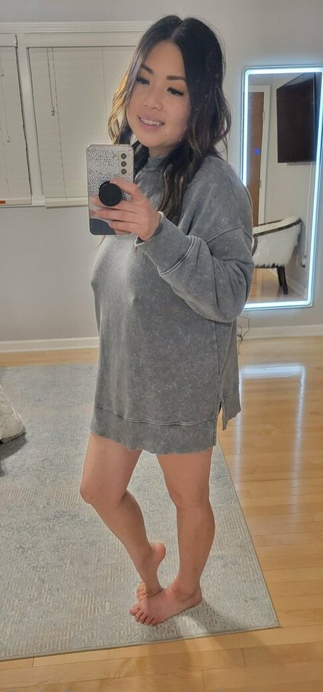 Naken läckt OnlyFans-bild av Missjeeyungfree