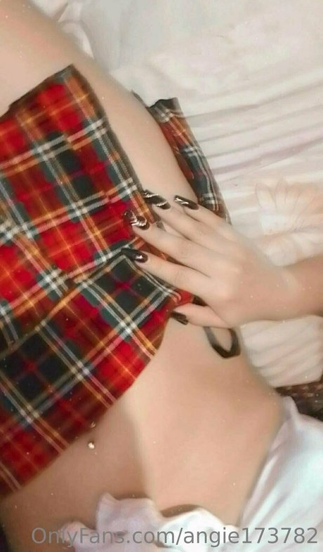 Naakte gelekte OnlyFans-foto van Angie173782