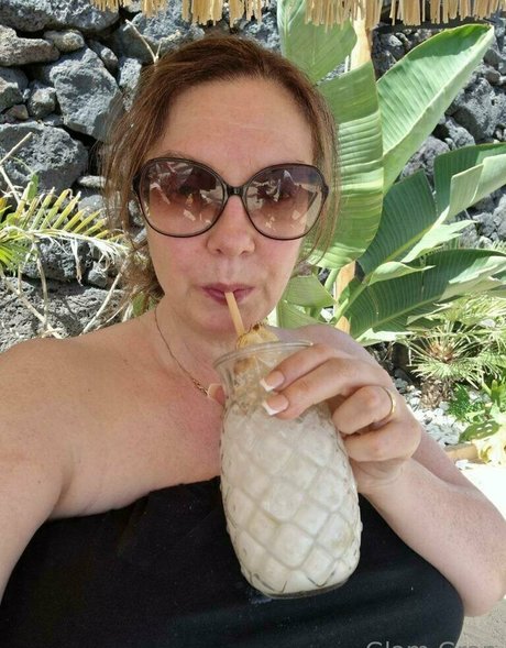 Naken läckt OnlyFans-bild av Glamgran56