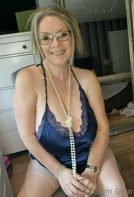 Glamgran56