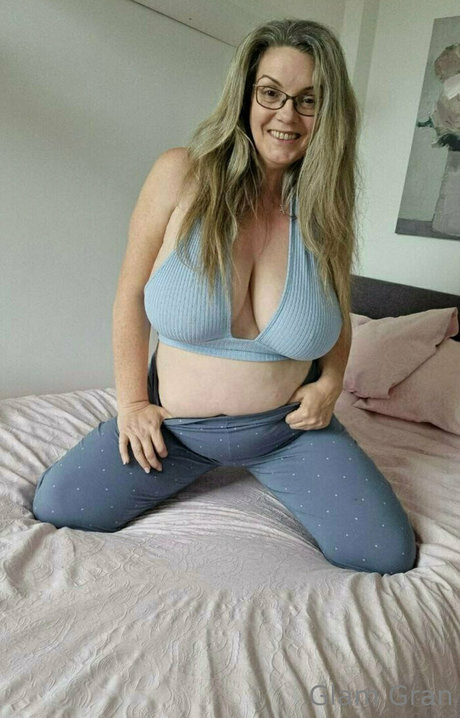Glamgran56