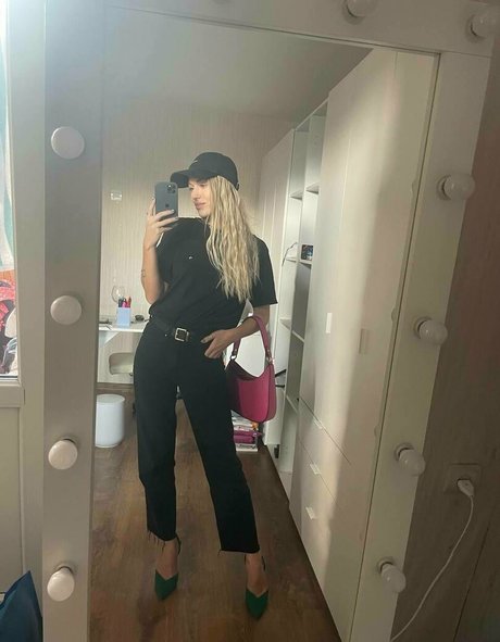 Nahá fotka uniklých OnlyFans od Aislinxxxmodel