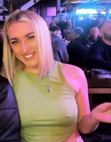 Обнаженная фотография утечки OnlyFans от Lauren Day