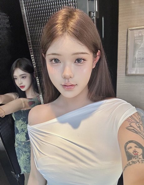 Foto di nudo di fuga di OnlyFans di Yuzichucunqi
