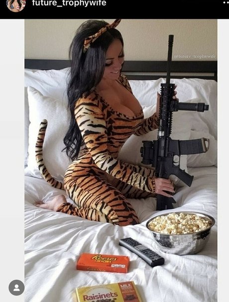 Girls With Guns