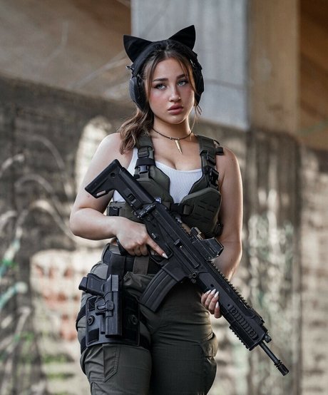 Girls With Guns