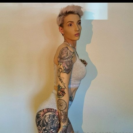Alaston vuotanut OnlyFans-kuva Whoonearthisanna