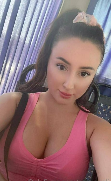 Nacktes geleaktes OnlyFans-Foto von Miameli