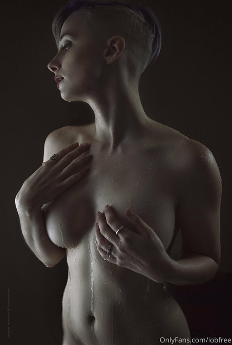 Foto desnuda filtrada de OnlyFans de Lobfree