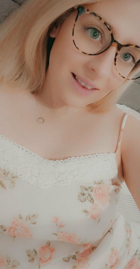 Nahá fotka uniklých OnlyFans od Lottielushloves