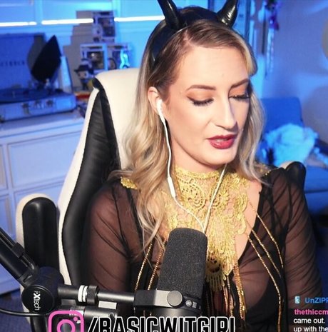BasicWitGirl