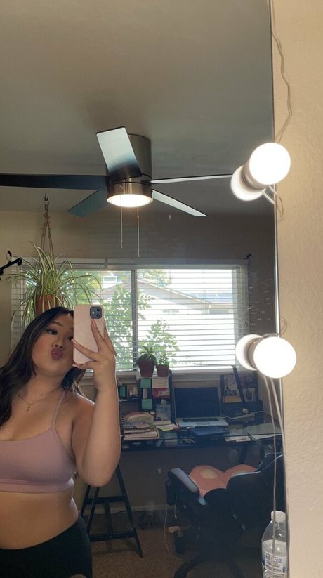 Asianbbygirl18