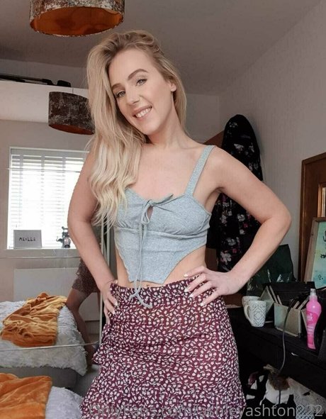 Nahá fotka uniklých OnlyFans od Ashley Ashton