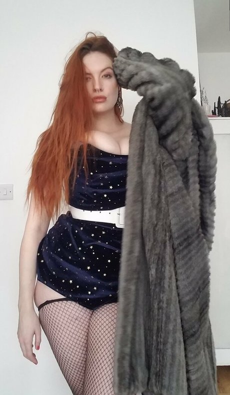 Naken lekkede OnlyFans-bilde av Ladygingerlust