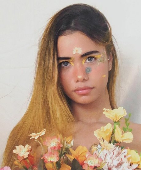 Naken läckt OnlyFans-bild av Analise