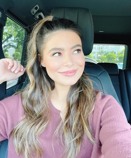 Miranda Cosgrove