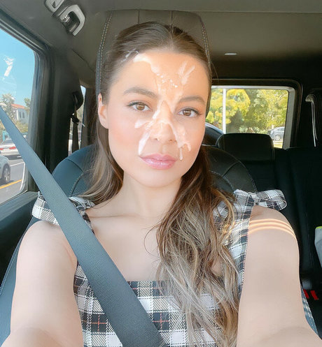 Miranda Cosgrove