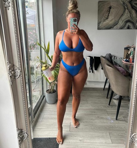 Naakte gelekte OnlyFans-foto van Sophieaustin