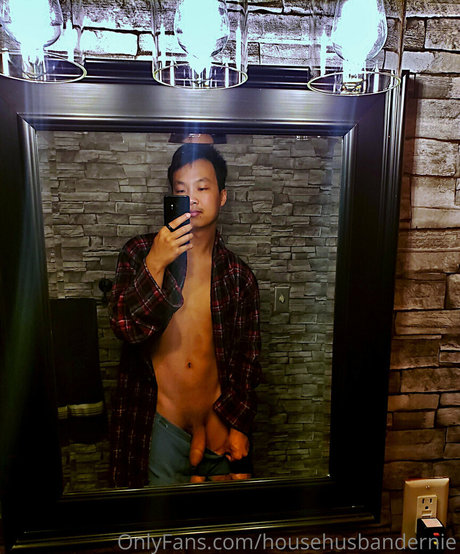 Nahá fotka uniklých OnlyFans od Househusbandernie