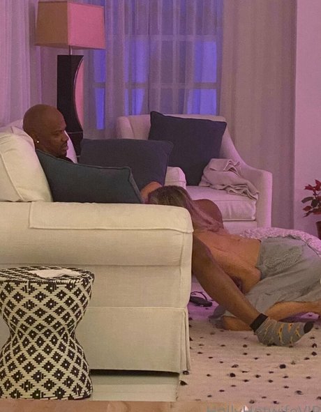 Naken läckt OnlyFans-bild av Hollyhotwifevip