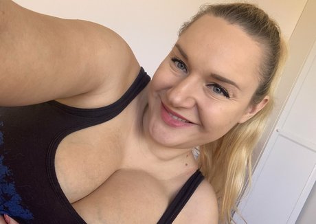 Nagie wyciekłe zdjęcie OnlyFans od Dollyfoxvip