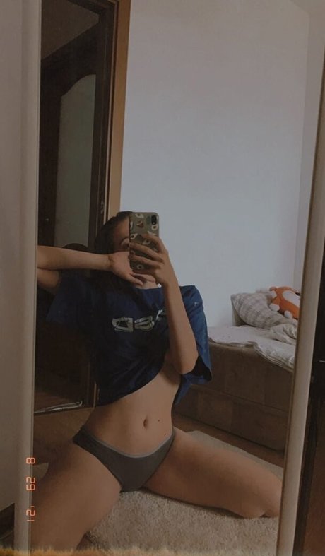 Alasti lekkinud OnlyFans-i pilt Summermur