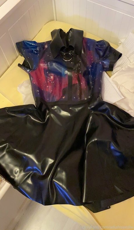 Naken lekkede OnlyFans-bilde av Adiafreensfw