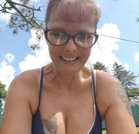 Naken läckt OnlyFans-bild av Horneywifepremium