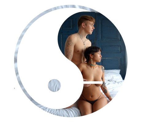 Alaston vuotanut OnlyFans-kuva Ournakeddiary