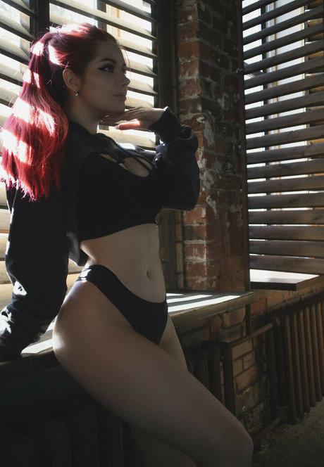 Naakte gelekte OnlyFans-foto van Angie Strelnikova