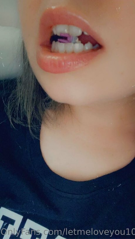 Alasti lekkinud OnlyFans-i pilt Lovegiantess