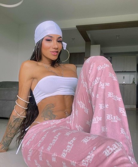 Foto desnuda filtrada de OnlyFans de Laura Saenz