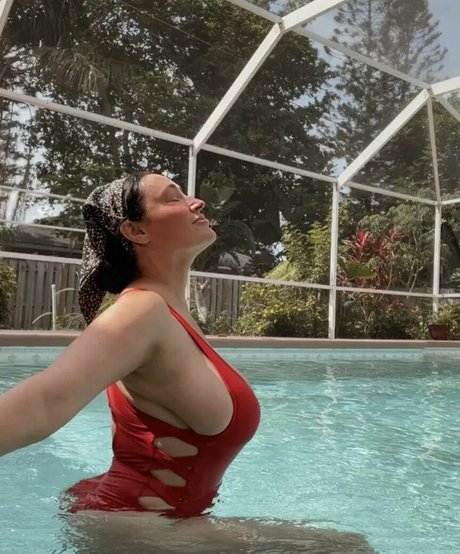 Alasti lekkinud OnlyFans-i pilt Mermaidshea Shea