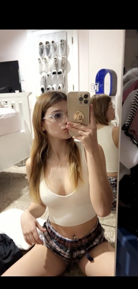 Naken läckt OnlyFans-bild av Katie Nilsen