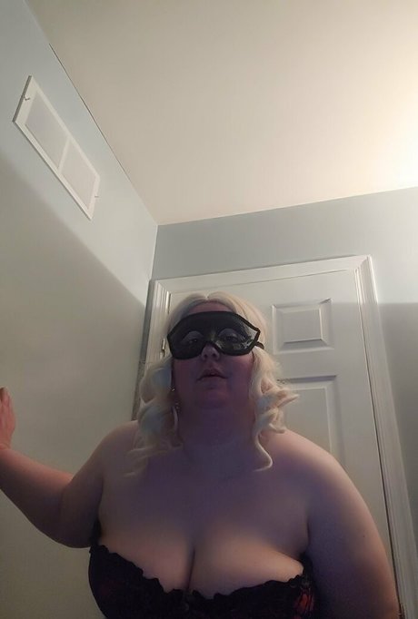 Maskedlibrarian