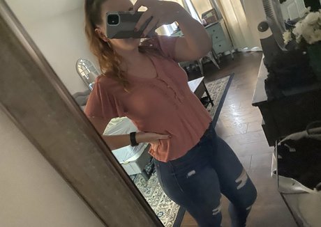 Foto nua vazada do OnlyFans de Hotwifepeachesfree