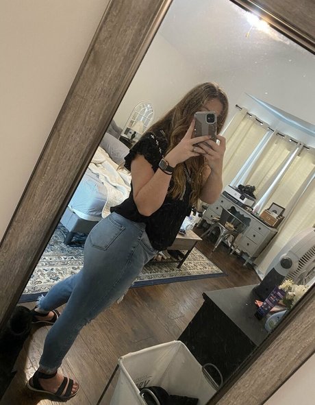 Nahá fotka uniklých OnlyFans od Hotwifepeachesfree