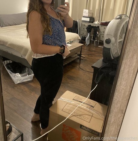 Hotwifepeachesfree