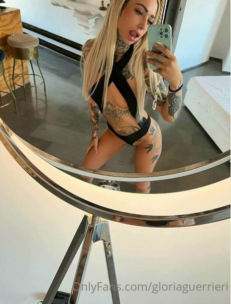 Naken läckt OnlyFans-bild av Gloriabianchi