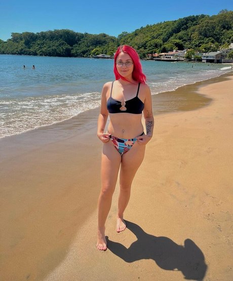 Alasti lekkinud OnlyFans-i pilt Pilha