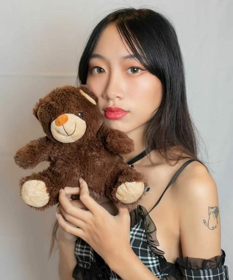 Naakte gelekte OnlyFans-foto van Hoshimeow